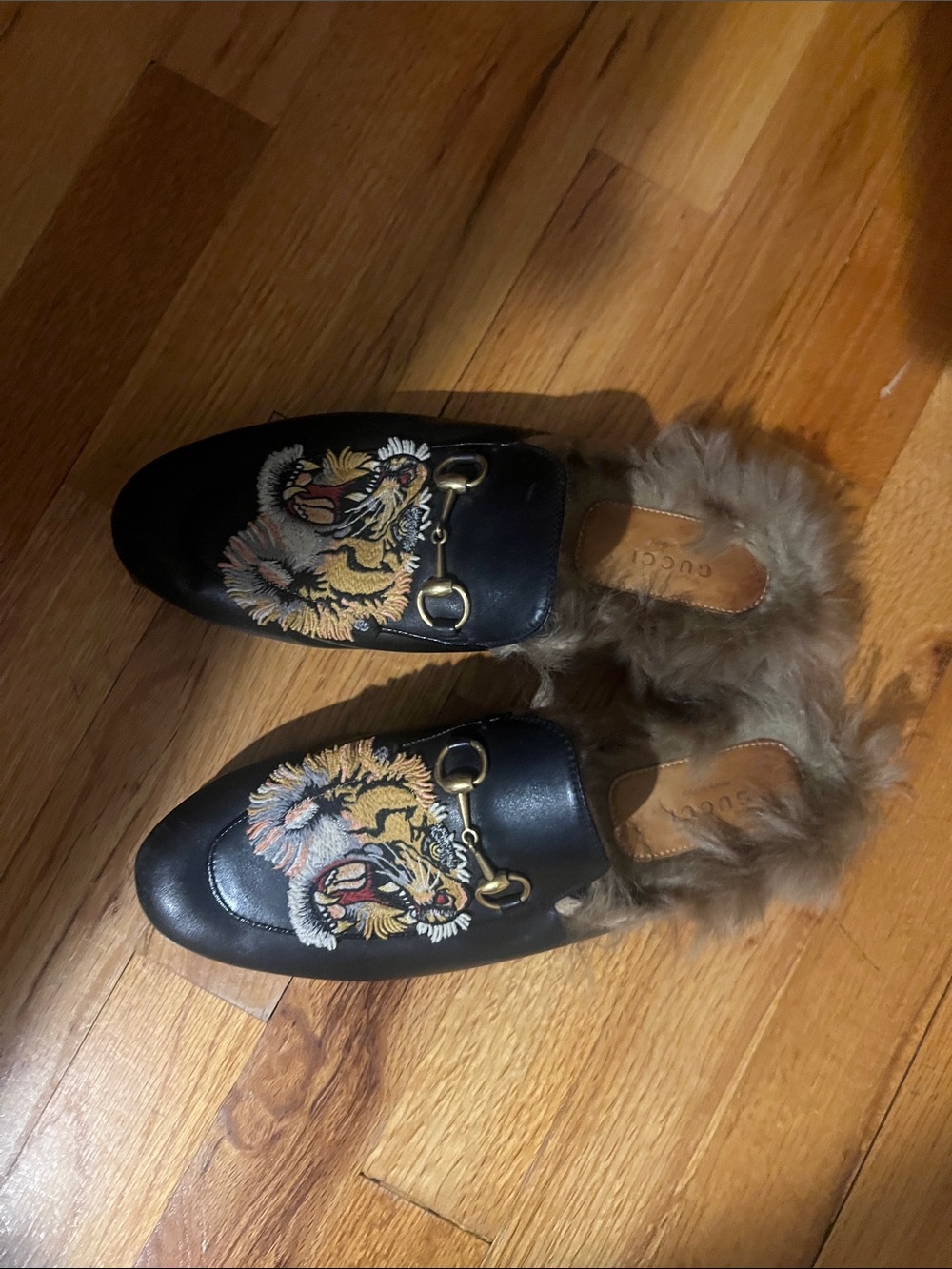 GUCCI Black Princetown Tiger Embroidered Fur Mules - Picture 4 of 6